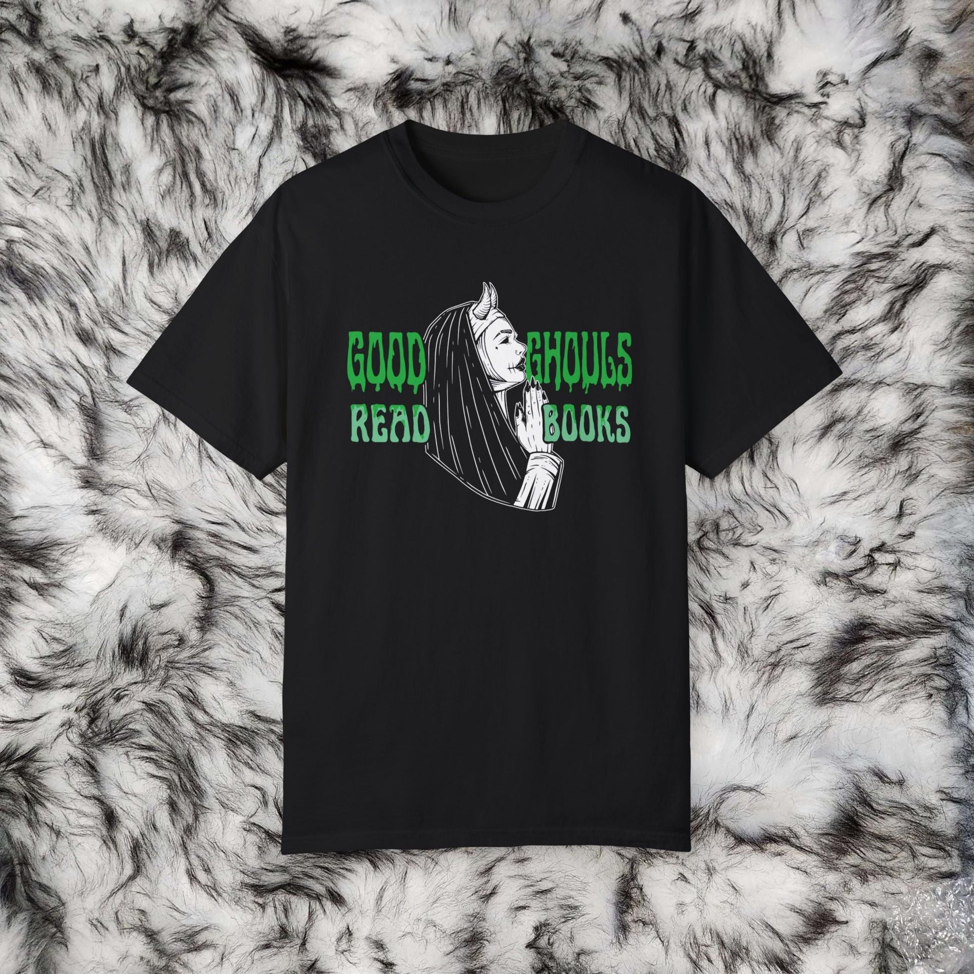 Good Ghouls Read Books Unisex T-shirt - Vice & Villains